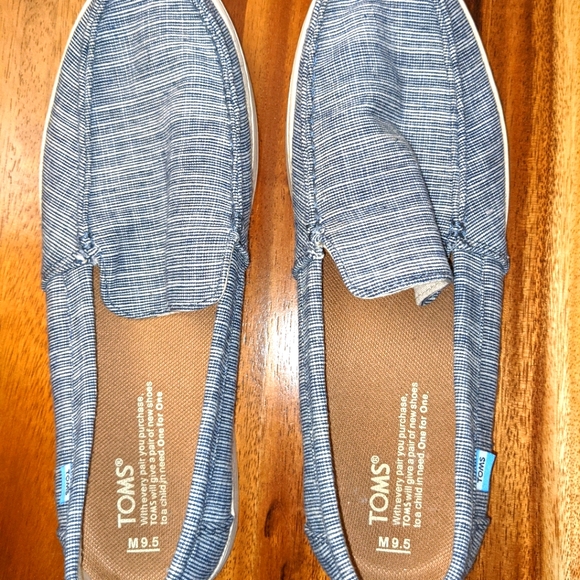 TOMS Loafers - Picture 1 of 3